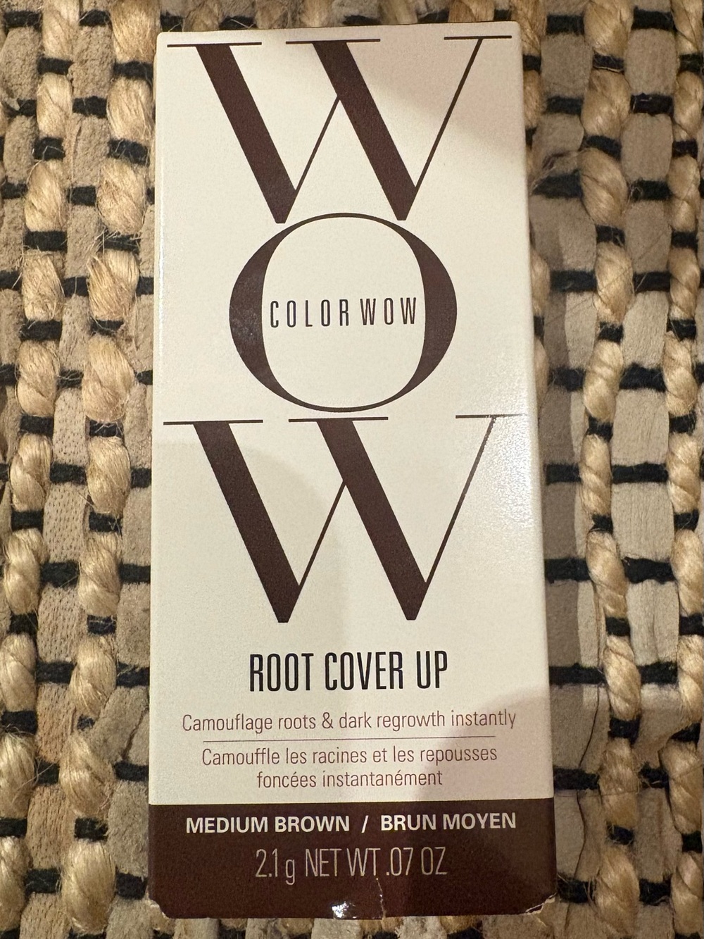 Color Wow Root Cover Up
Medium Brown 2.1g NEW IN BOX
Root Touch Up